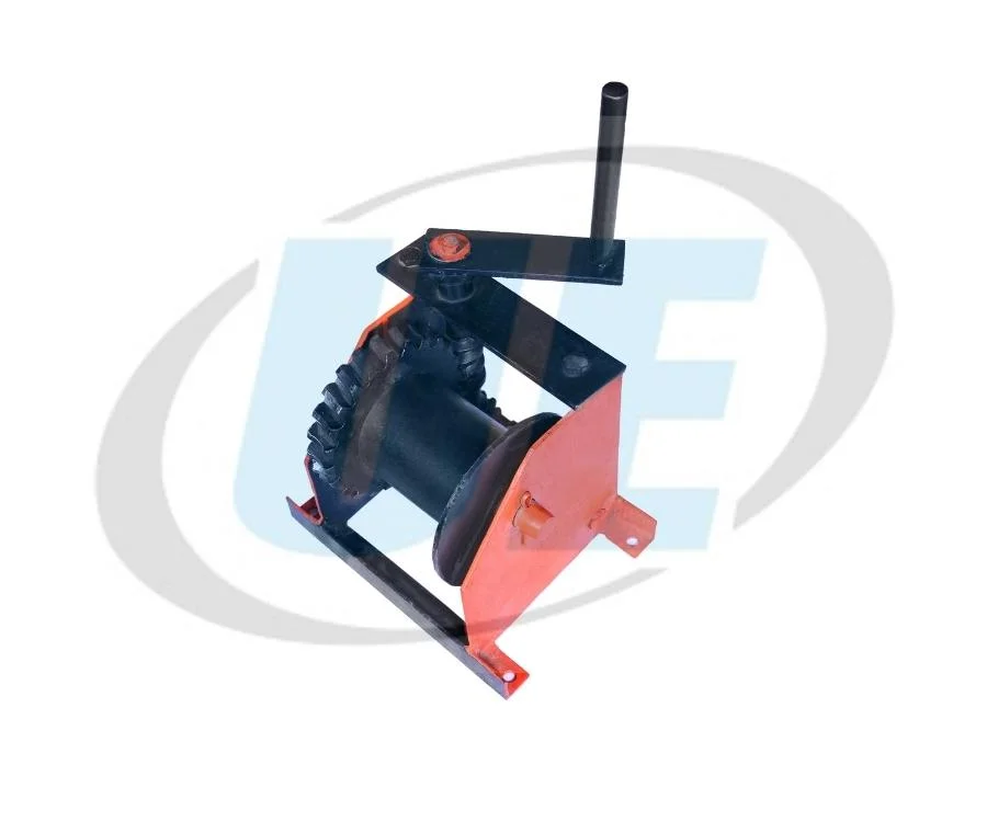 WALL-MOUNTED-HAND-WINCH-POWDER-COATED